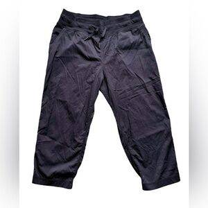 Lululemon Women’s Studio Crop ll size 8 black high rise Athleisure casual